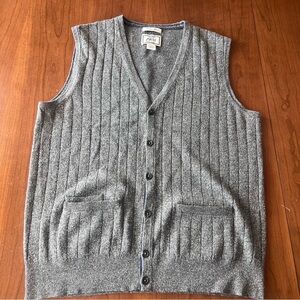 Jos. A. Bank Gray Knit Sweater Vest Italian Yarn Wool Silk Blend. Large